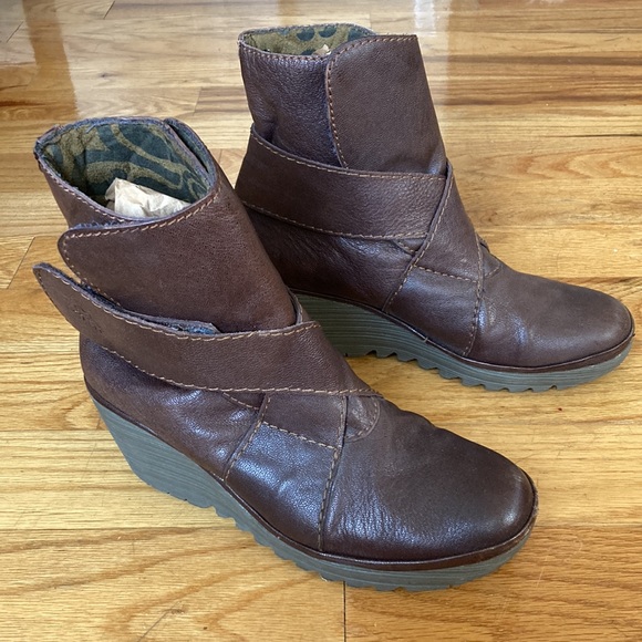 Fly London Ankle Boots - Picture 4 of 7